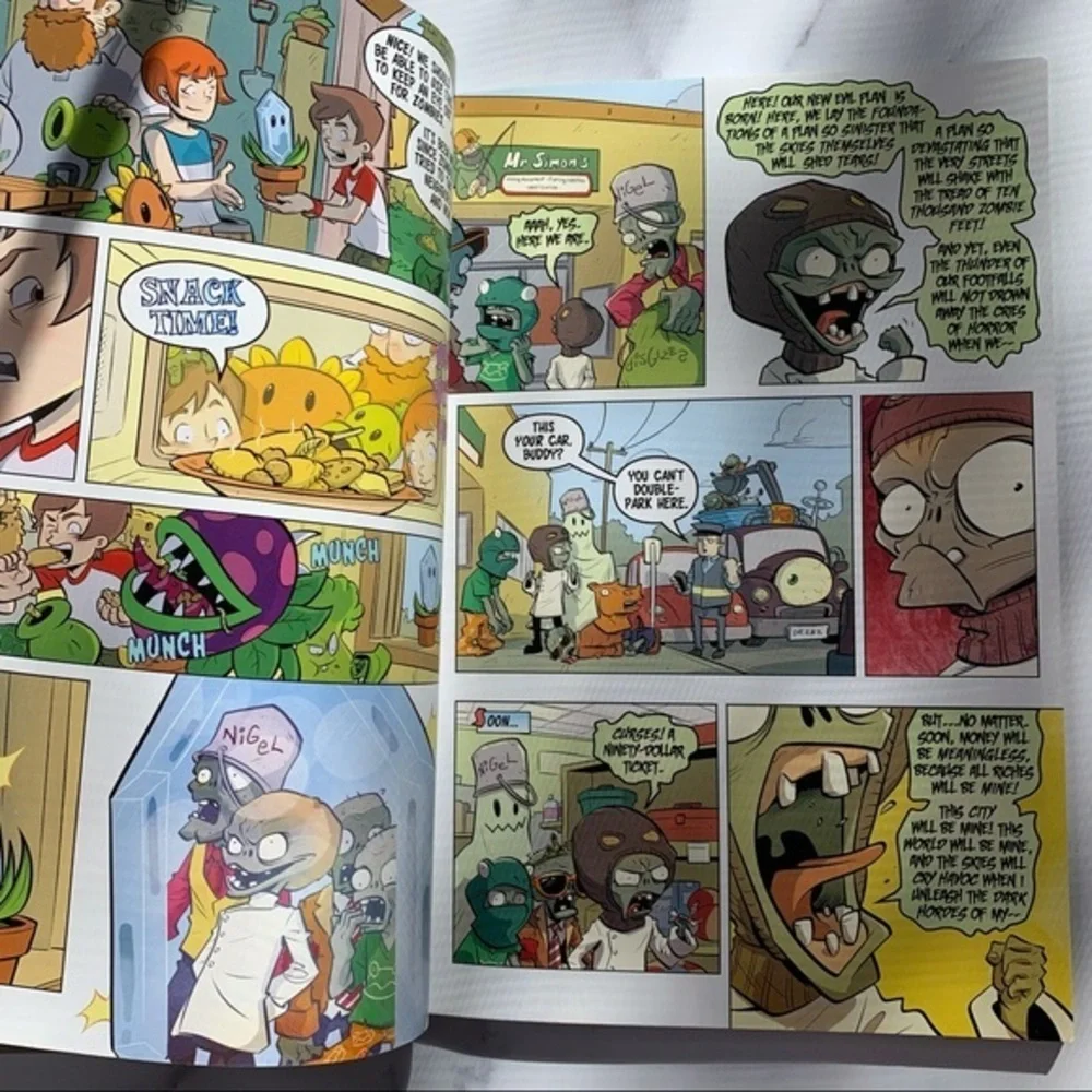 Plants VS. Zombies Paperback Book